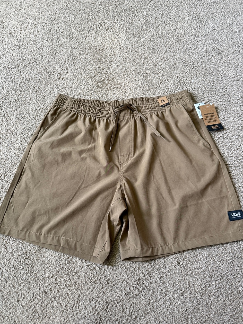 Vans Olive/Tan Elastic Waist Shorts, not lined 7 in